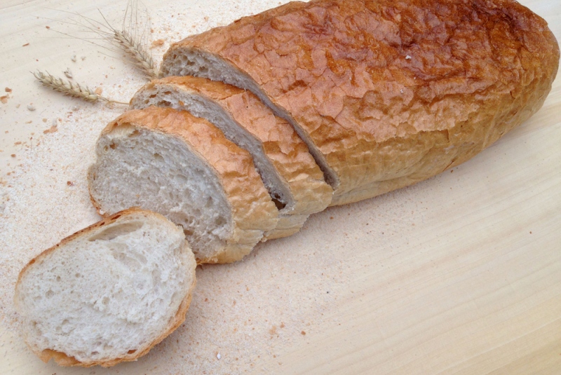 Chlieb pšeničný-zemiakový biely 900g, 450g