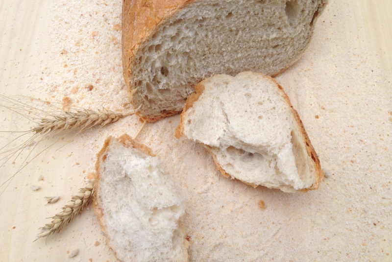 Chlieb pšeničný-zemiakový biely 900g, 450g